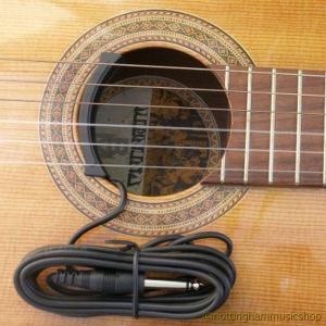 CLASSICAL OR ACOUSTIC GUITAR SOUND HOLE PICKUP